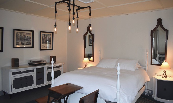 Elizabethtown Hotel | The Deers Head Inn