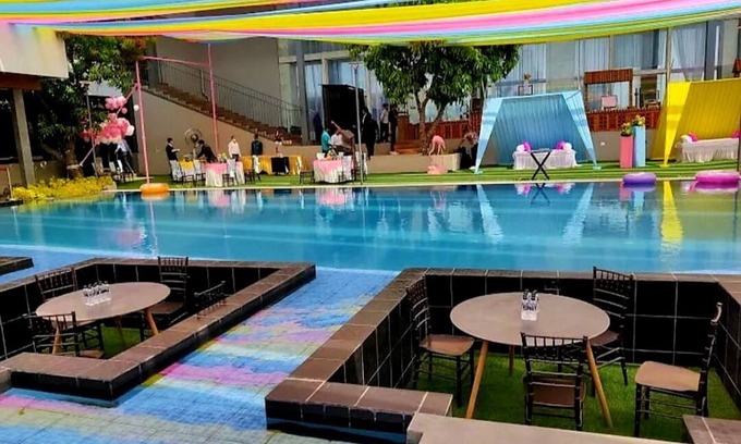 Nashik Resort | THE DEMOCRACY HOTEL & RESORT