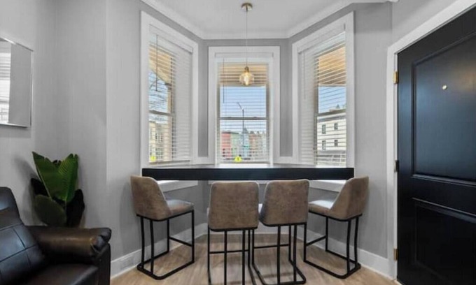 Kingman Park Apartment | The District Dwelling+New Renovation, 3 Bedroom