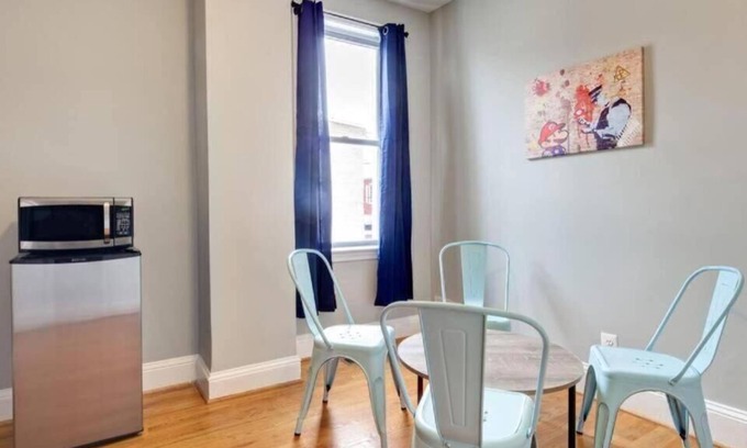 H Street Corridor Bed & Breakfast | The District Explorer! - Capital Hill DC