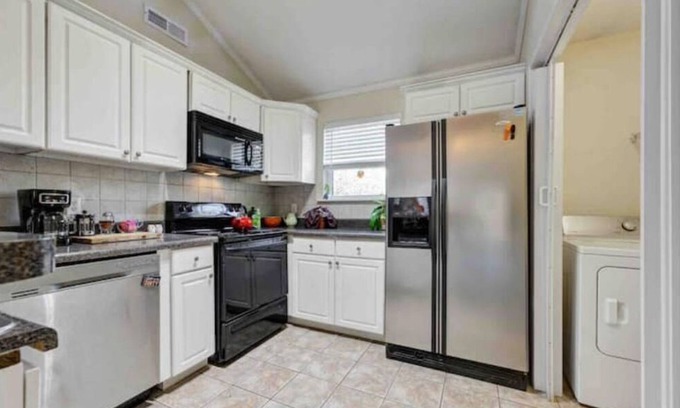 West Ashley Apartment | The Dolly Apartment your perfect mid term home with full kitchen 2 bed 2 bath