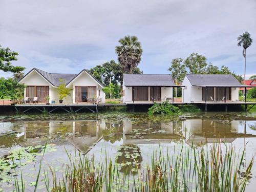 Trat Hotel | The Duck Cafe and Resort