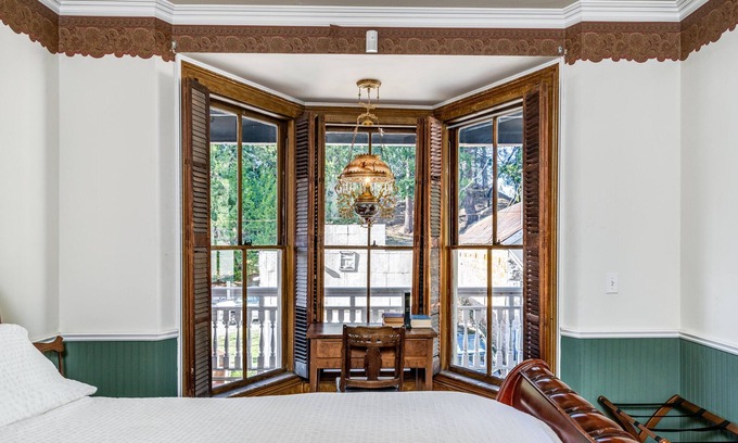 Dutch Flat Hotel | The Dutch Flat Hotel