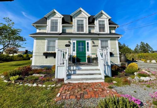 Clark's Harbour Bed & Breakfast | The East Wind Guesthouse