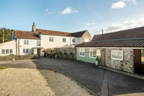 Upton Cheyney House | The Farmhouse with two hot tubs