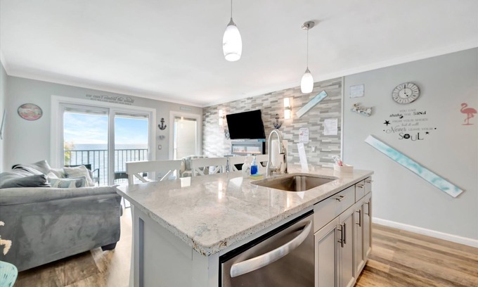 Rocky Point Apartment | The Flamingo Balcony Waterview Heated Pool