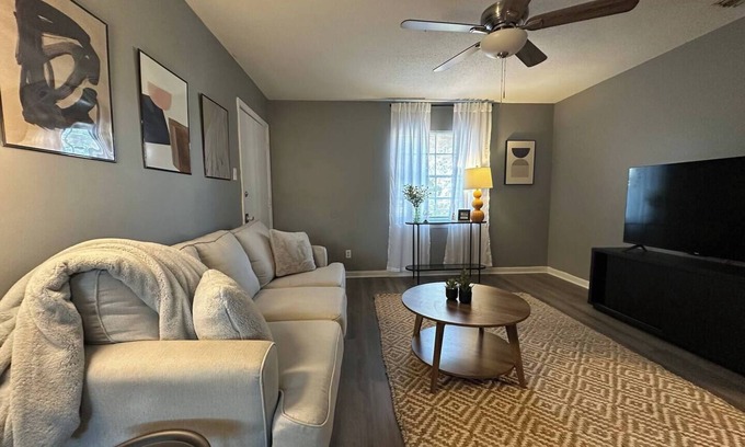 Hannon Park Condo | The Flats on Catherine