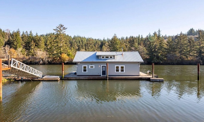 Astoria Boat Rental | The Float House at Jack Creek