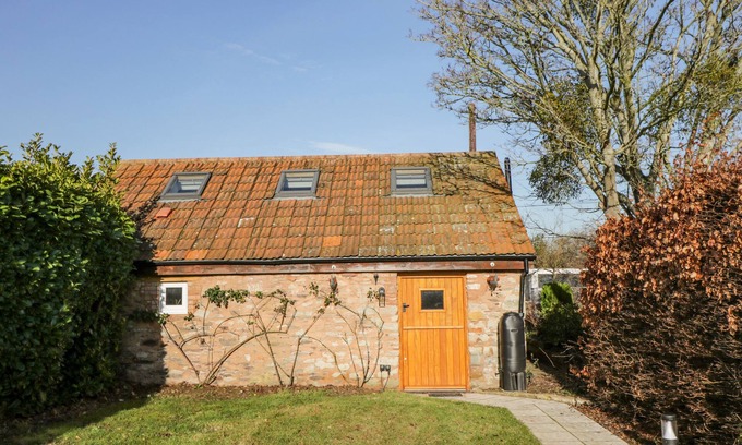 Taunton Cottage | THE FORGE, character holiday cottage, with a garden in Taunton