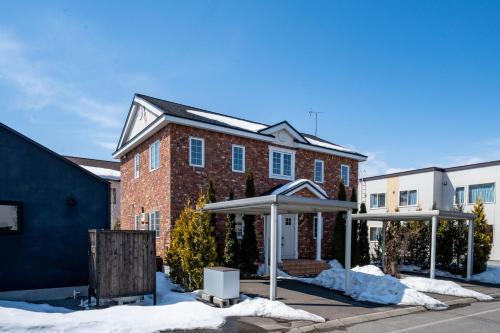 Higashikawa House | The Garnet Higashikawa