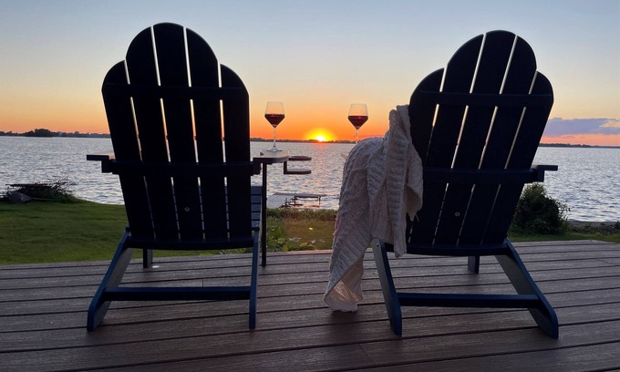 Beaver Dam House | The Gatsby Getaway - A Charming 100-Year-Old Lakeside Retreat in Beaver Dam!