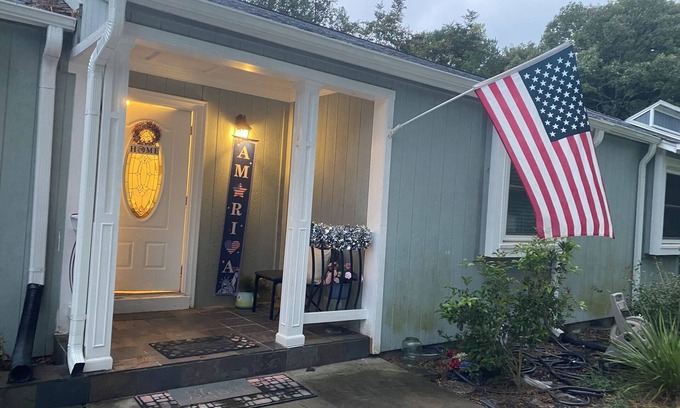 Raintree House | The Geode, Cheerful, serene Jewelry box , 4 br, 2.5 bath, breathtaking views