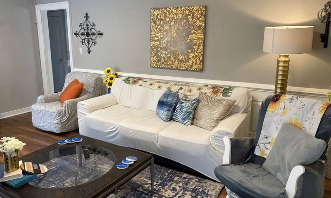 Raintree House | The Geode, Cheerful, serene Jewelry box , 4 br, 2.5 bath, breathtaking views