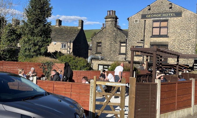 Hayfield Hotel | The George Hotel