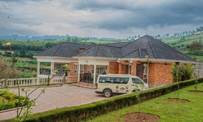 Kabale Bed & Breakfast | The Georges' Residence : Deluxe Double Roomn