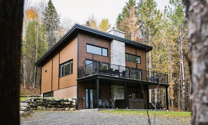 Piopolis House | The Gibson & Spa and fireplace