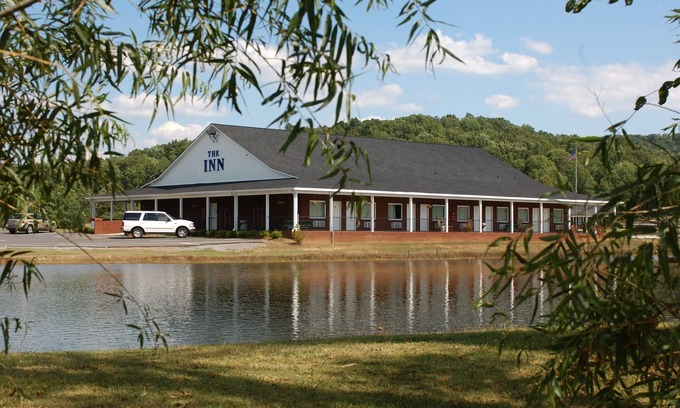 Hartselle Hotel | The Golf Inn at QC Resort and RV