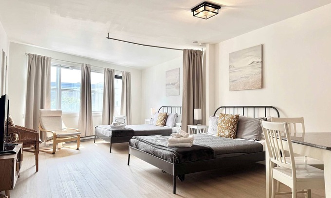 Maizerets Apartment | The Good Life | 2 Beds | AC | Limoilou