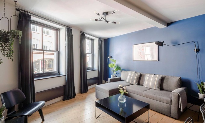 Covent Garden Apartment | The Good Vibes Parlor - Covent Garden - by Frankie Says