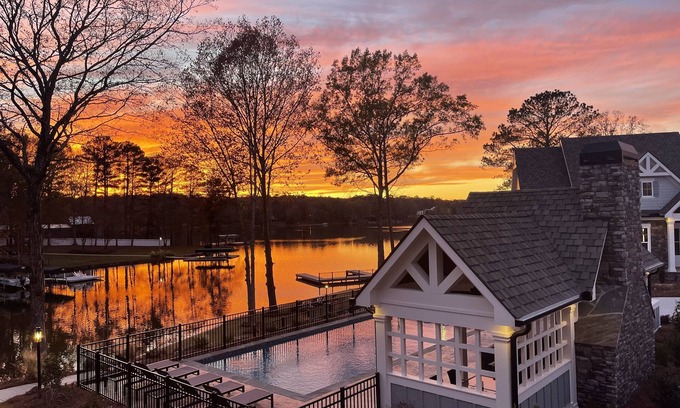 Lake Oconee Cottage | The Gorgeous Starboard Cottage at Cottage Cove at Lake Oconee!