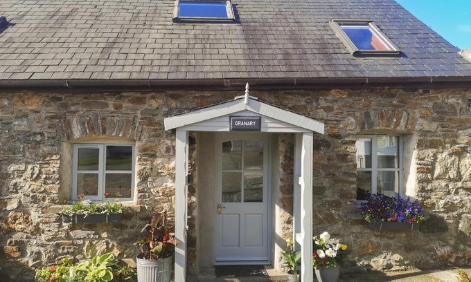 Rhosybol House | The Granary