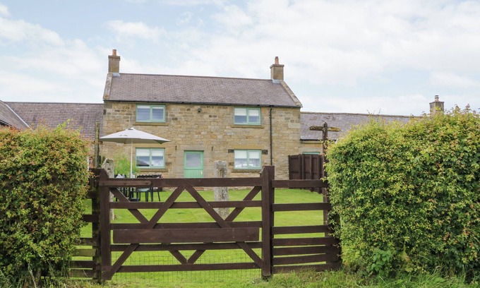 Morpeth Cottage | THE GRANARY, pet friendly, with a garden in Morpeth