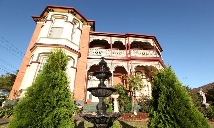 Devonport Bed & Breakfast | The Grand On Macfie