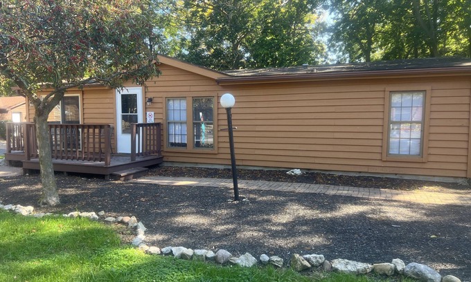 Put-in-Bay Cabin | The Great Escape Cabin 3 Full Linens Provided 4 Bedrooms sleeps 12