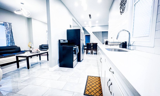 Downtown Niagara Falls House | The Griffon House