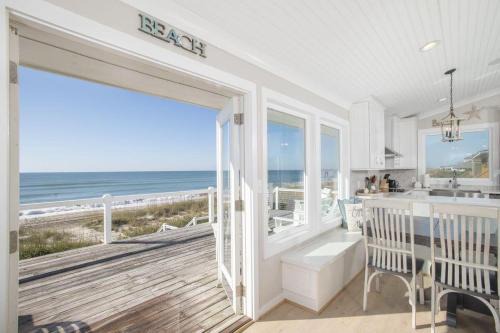 Pine Knoll Shores House | The Hanner home