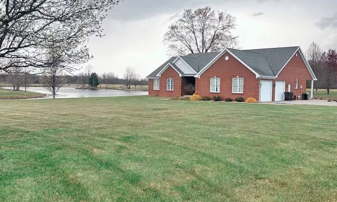 Hanover House | The Hanover Haven - Slice of Paradise - 10 minutes to Downtown Madison