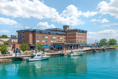 Port Washington Hotel | The Harborview on Lake Michigan, Ascend Hotel Collection