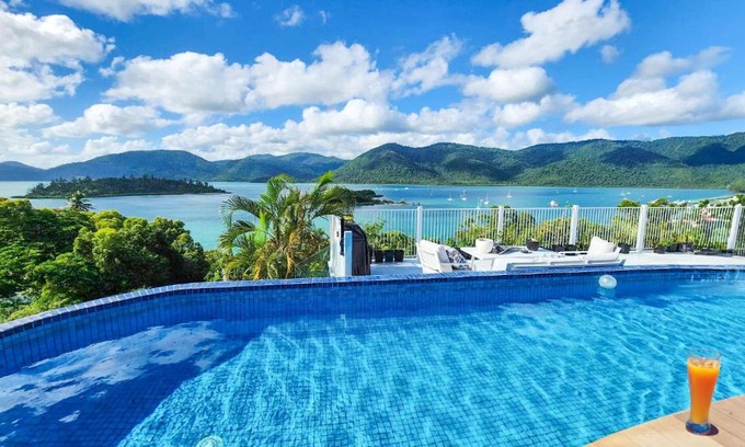 Shute Harbour House | The Haven View - Airlie Beach