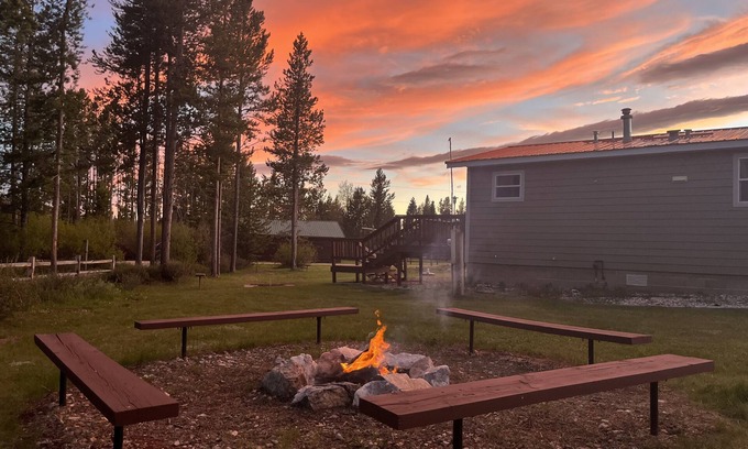 Georgetown Cabin | The Heart of Georgetown Lake, Montana