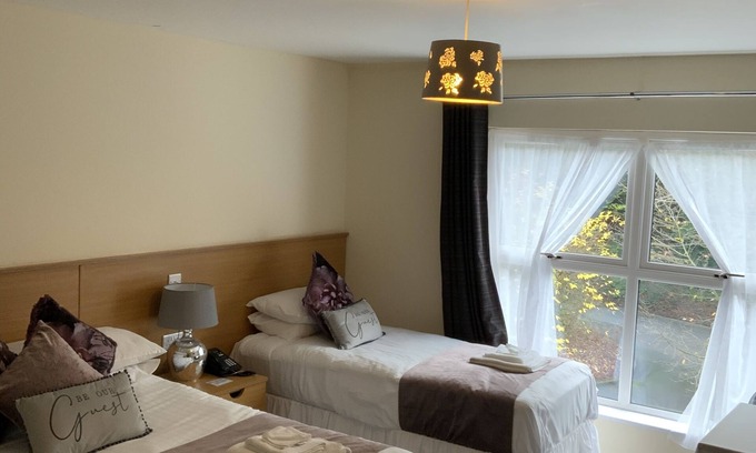 Ballymoney Hotel | The Hedges Hotel