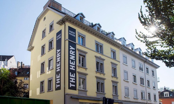 Gewerbeschule Apartment | The Henry Self Check-In Guesthouse