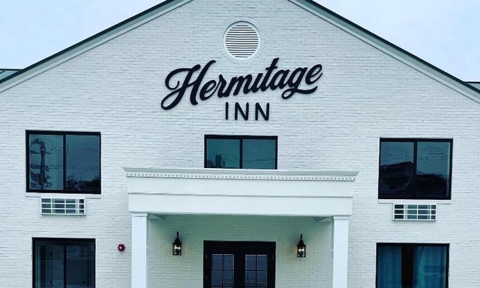 Petersburg Hotel | The Hermitage Inn and Taphouse