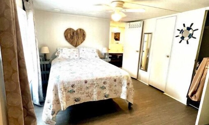 Myrtle Grove House | The Hideaway, Cozy pet friendly place to stay minutes to the beach.