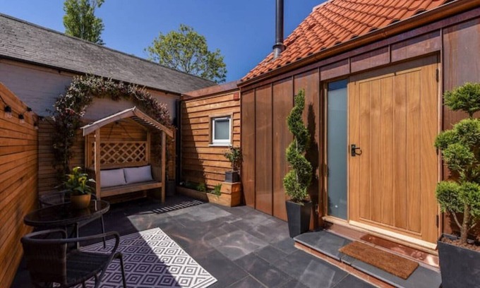 Melton Mowbray House | The Hideaway
