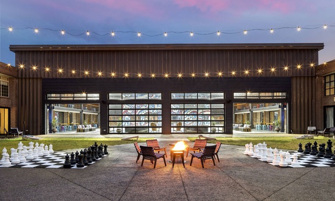 Iowa City Hotel | The Highlander Hotel, an Ascend Collection Hotel
