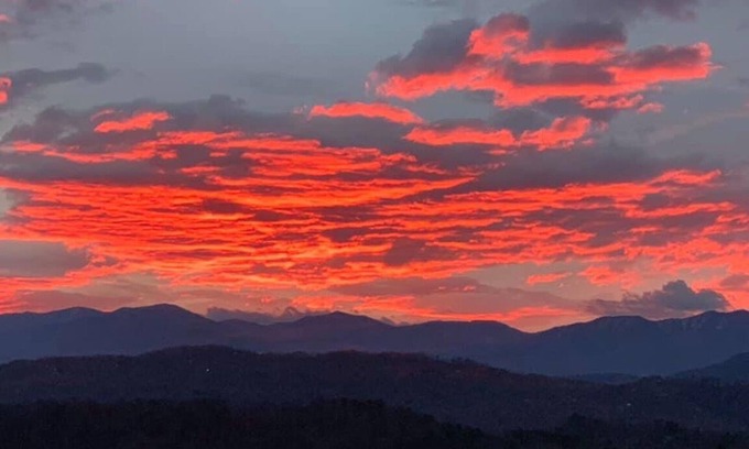 Gatlinburg - Pigeon Forge Cabin | The Highlander -OH THE VIEWS!