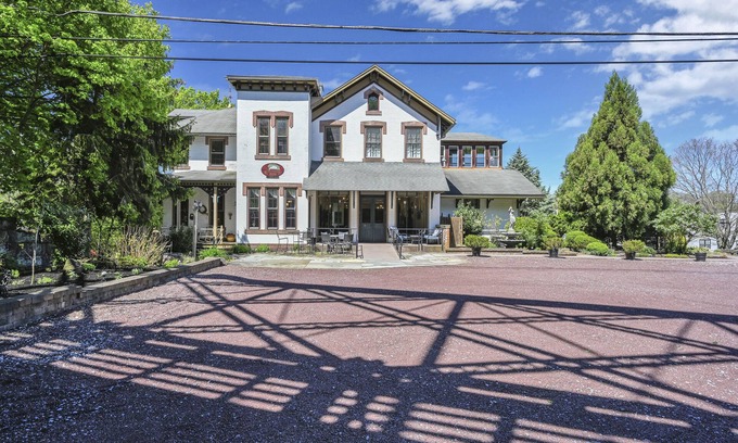 Lebanon - Pine Grove House | The Historic Cornwall Inn