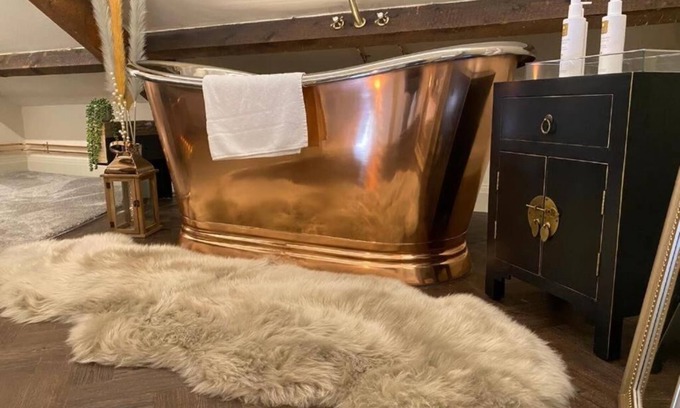 Hawkshead House | The Hive at Poppi Red