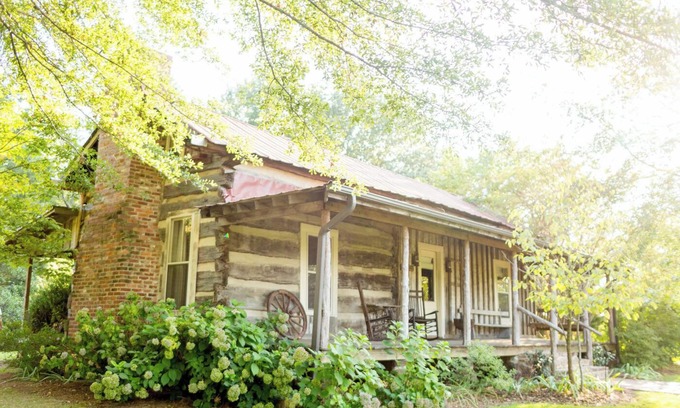 Bells Cabin | The Holly House at Green Frog Farm