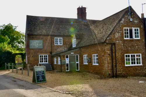 Southam Bed & Breakfast | The Hollybush Inn and B&B