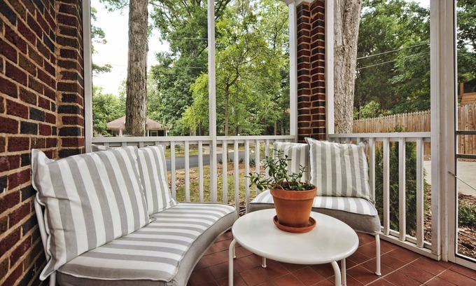 Dilworth Apartment | The Home Collection - 800 Magnolia