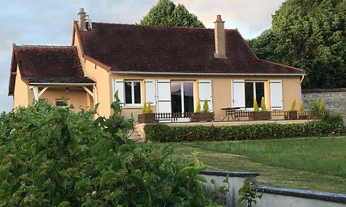 Ravieres House | The house and its garden on the Burgundy Canal