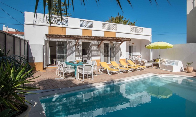 Luz de Tavira House | The house is located in the coastal town of Luz de Tavira, close to the sea