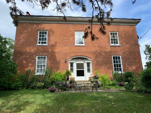 Niagara-on-the-Lake Bed & Breakfast | The House of Elsie Bed and Breakfast