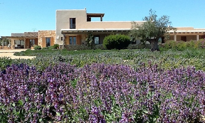 Es Cap de Barbaria Villa | the house of the buen camino